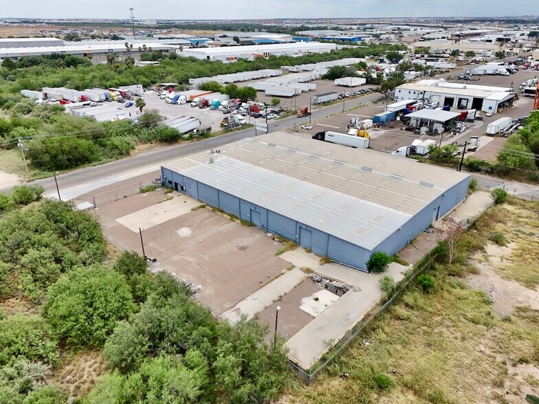 More Photos Of 8115 Las Cruces Dr, Laredo Truck Terminal For Lease