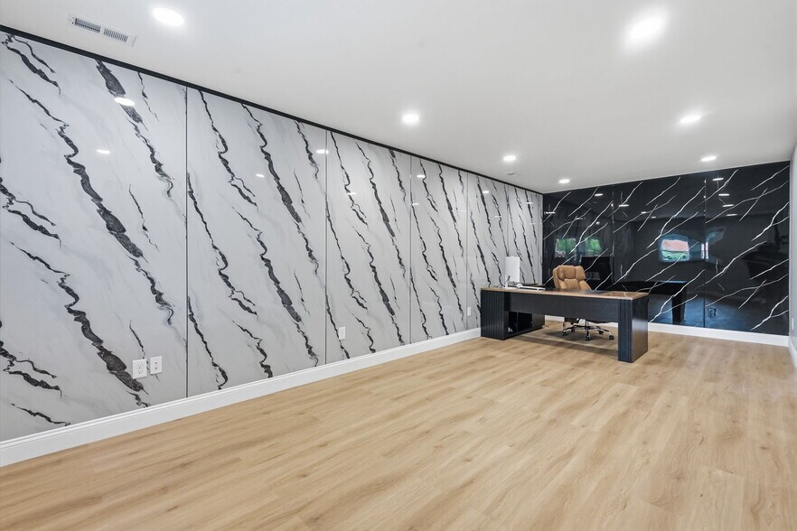 More Photos Of 25 Agawam Shopping Ct, Agawam Office For Sale