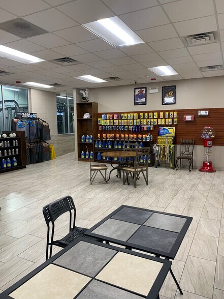 More Photos Of 5600 New Wilke Rd, Rolling Meadows Carwash For Sale