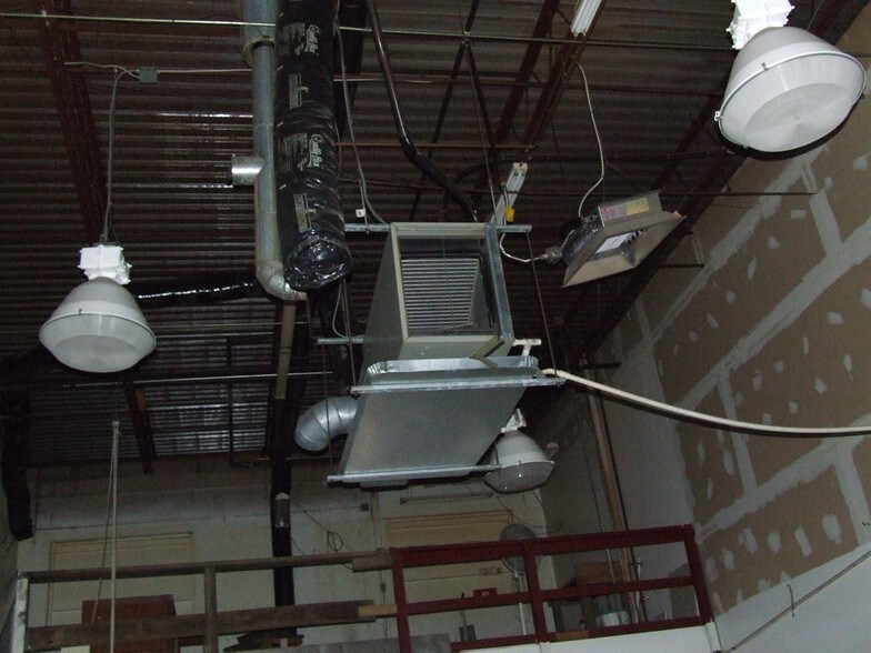 More Photos Of 876 N Lenola Rd, Moorestown Warehouse For Lease