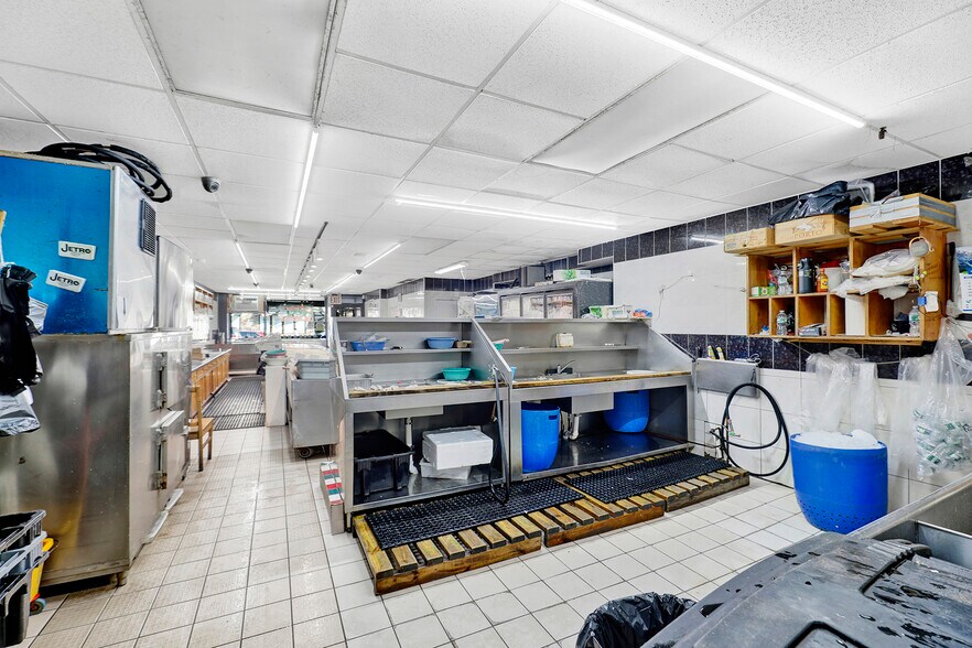 More Photos Of 184 Avenue U, Brooklyn Storefront Retail Residential For Sale