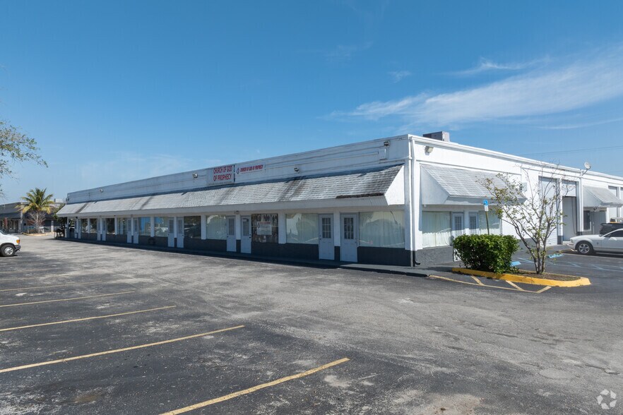 More Photos Of 1823-1853 NW 38th Ave, Lauderhill Flex For Lease