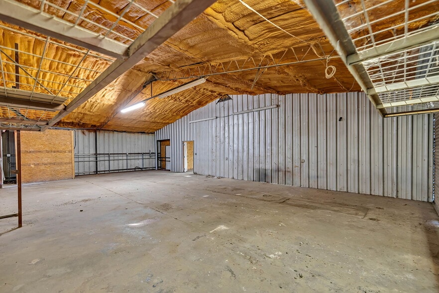 More Photos Of 11211 S US Highway 181, San Antonio Warehouse For Sale