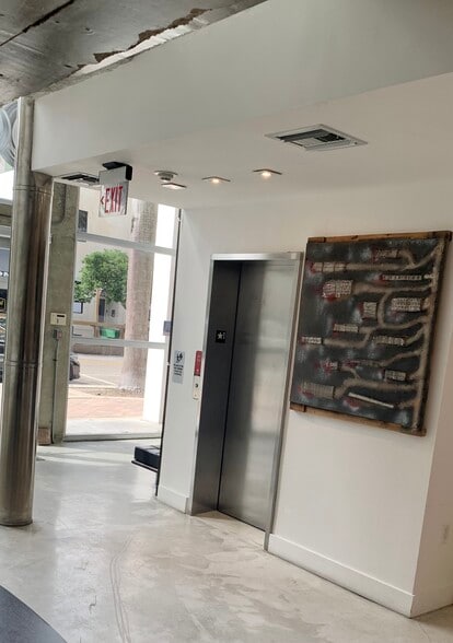 More Photos Of 7858 Turkey Lake Rd, Orlando Storefront Retail Office For Lease