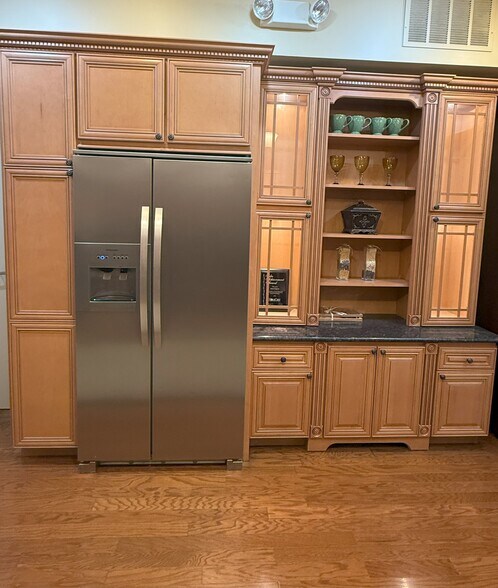 More Photos Of 10515-10535 Crestwood Dr, Manassas Medical For Sale