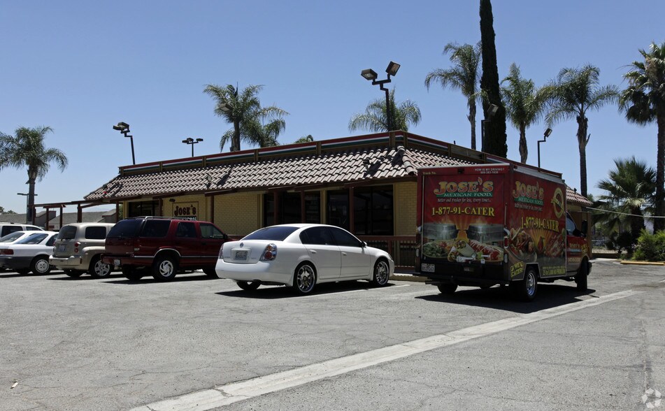 More Photos Of 950 S E St, San Bernardino Fast Food For Sale