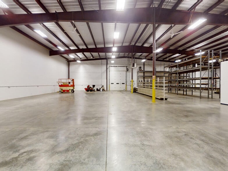 More Photos Of 4805-4809 Atlantic Ave, Erie Warehouse For Lease