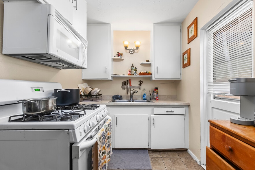 More Photos Of 4225-4227 Whittier St, San Diego Apartments For Sale