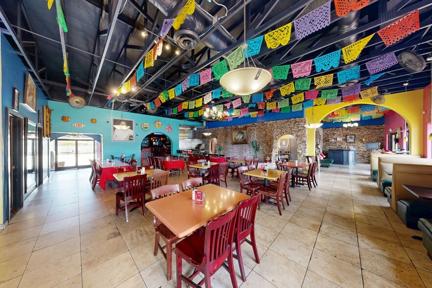 More Photos Of 4946 Rigsby Ave, San Antonio Restaurant For Sale
