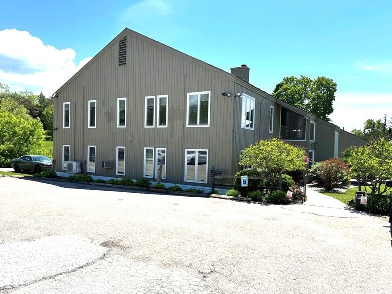 More Photos Of 198 N Main St, Rutland Office For Sale