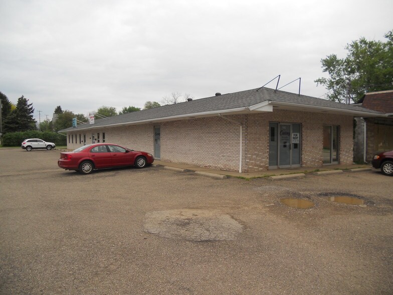 More Photos Of 3154 Lincoln Way W, Massillon Freestanding For Sale