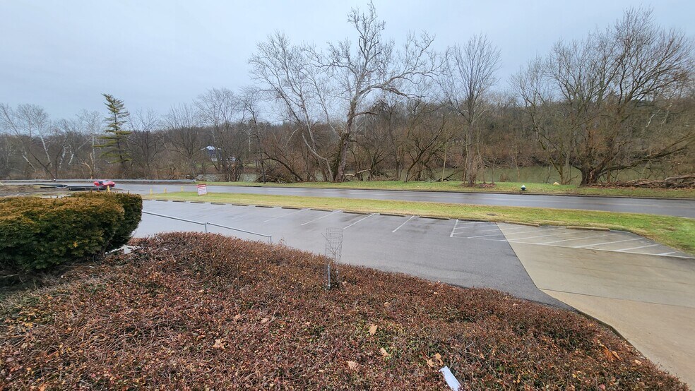 More Photos Of 272 E Kemper Rd, Loveland Industrial For Lease