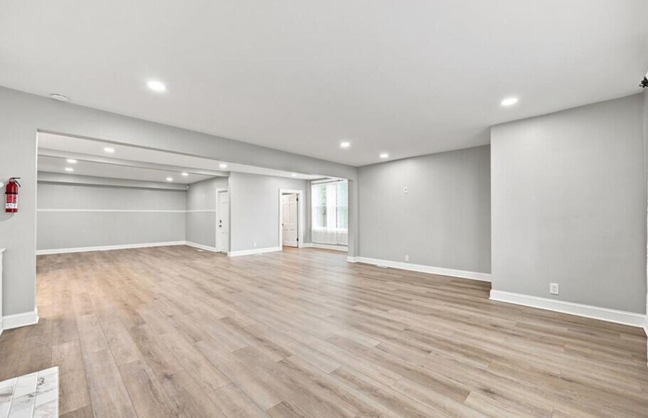 More Photos Of 3457 Clinton St, West Seneca Office Residential For Sale