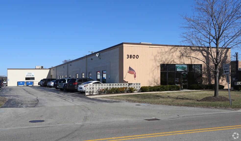 More Photos Of 3800 Industrial Ave, Rolling Meadows Manufacturing For Lease