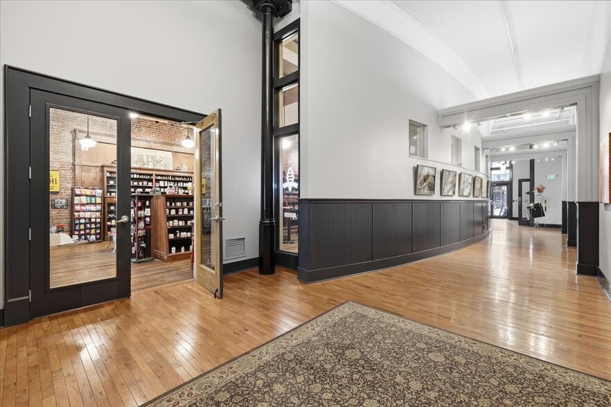 More Photos Of 418 S Gay St, Knoxville Office Residential For Lease
