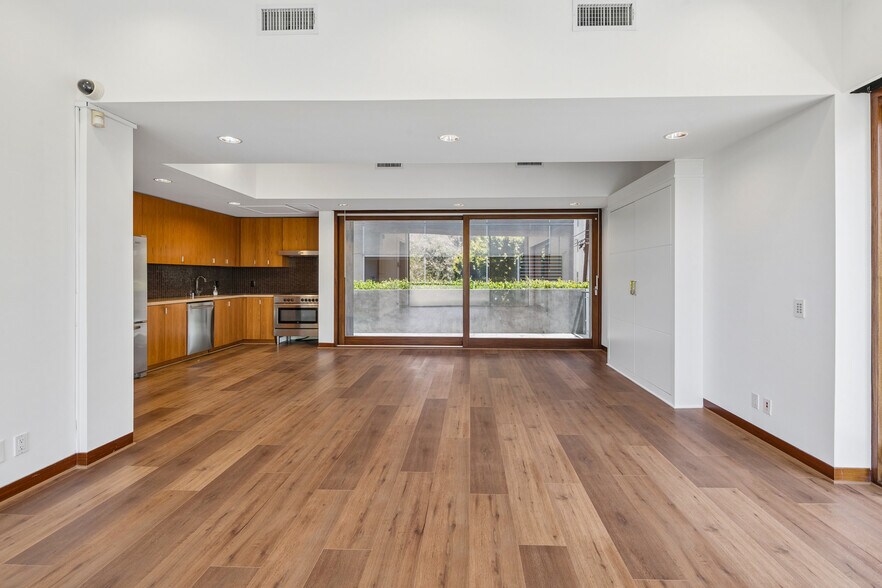 More Photos Of 1800-1808 Thayer Ave, Los Angeles Office For Lease