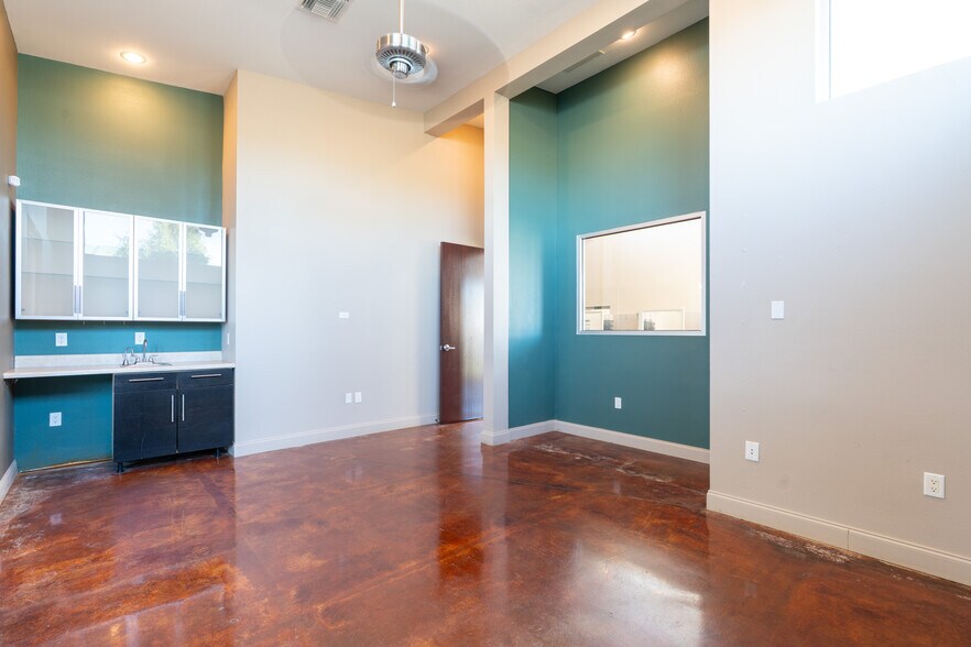 More Photos Of 8181 U.S. Highway 19 N, Pinellas Park Office For Sale