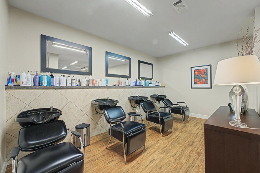 More Photos Of 1133 NW J St, Bentonville Office For Sale