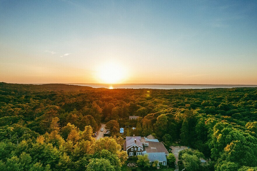 Primary Photo Of 90 Manaquayak Rd, West Tisbury Hotel For Sale