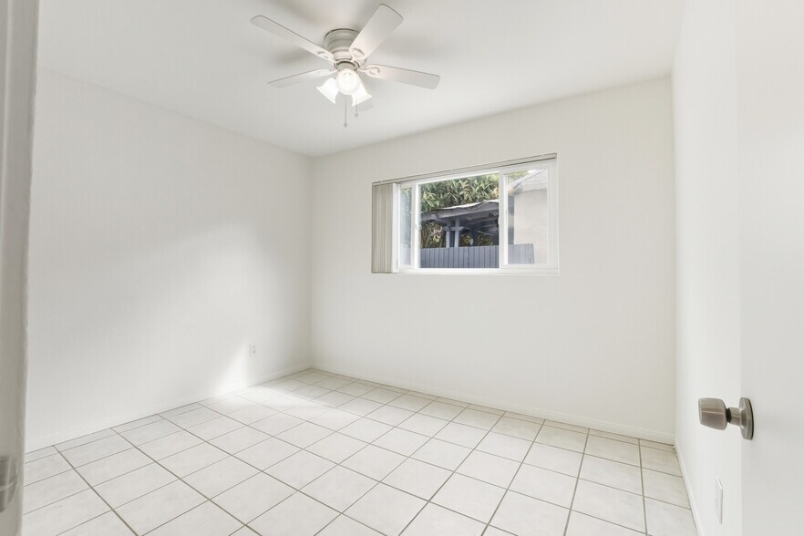 More Photos Of 165 20th St, San Diego Apartments For Sale