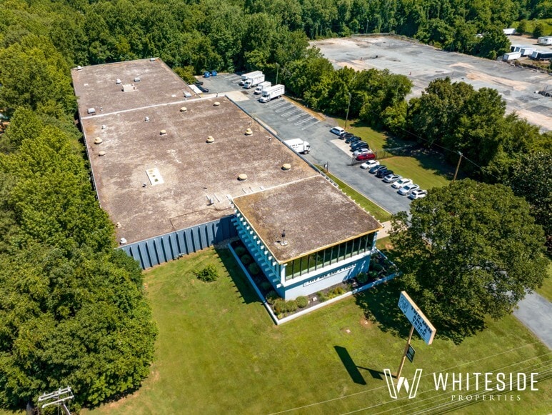 Primary Photo Of 3653 Trailer Dr, Charlotte Warehouse For Lease