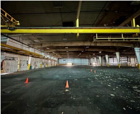 More Photos Of 5595 Collingwood Ave, Kalamazoo Warehouse For Lease
