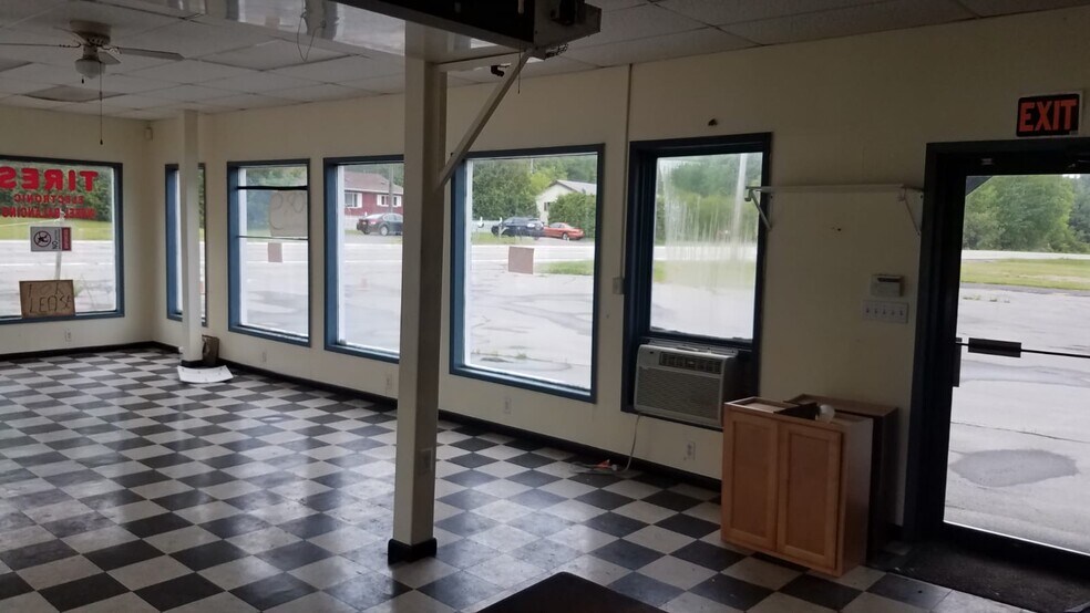 More Photos Of 819 US -9, Keeseville Auto Repair For Sale