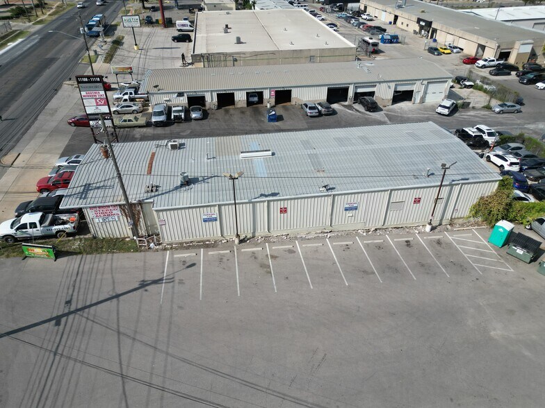 More Photos Of 11116 N Lamar Blvd, Austin Service For Sale