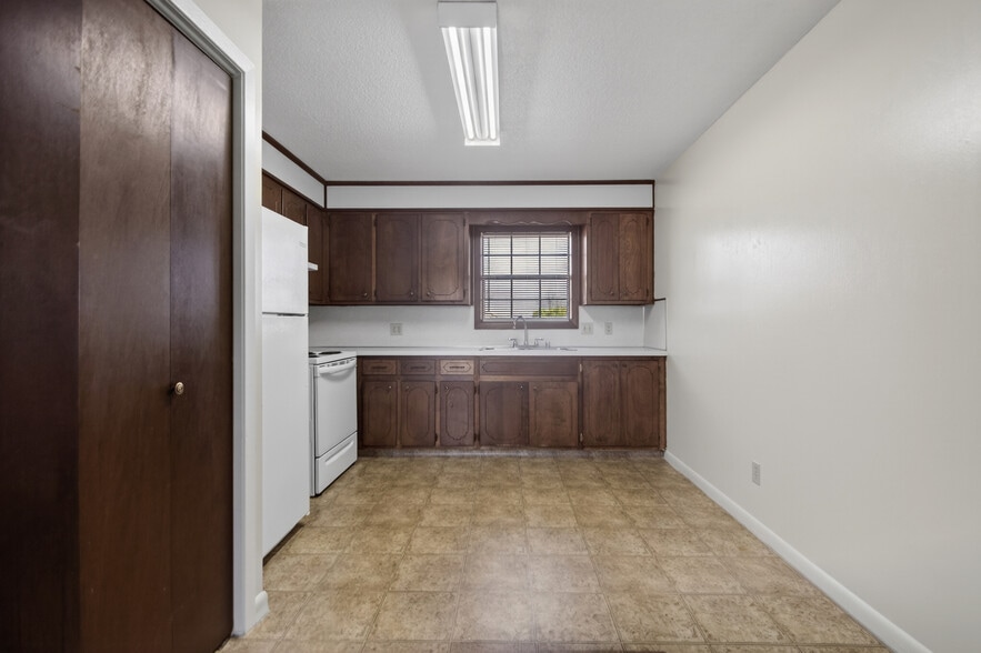 More Photos Of 701 E 4th St, Carlisle Apartments For Sale