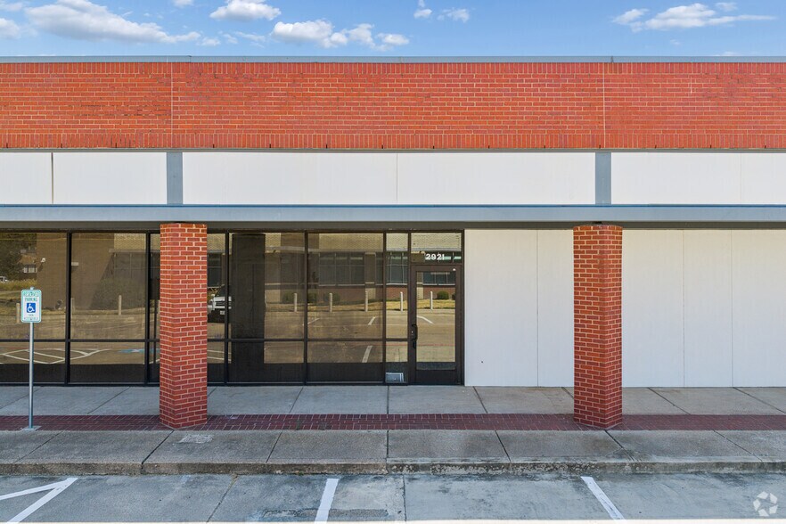 More Photos Of 2819-2929 Altamesa Blvd, Fort Worth Storefront For Lease