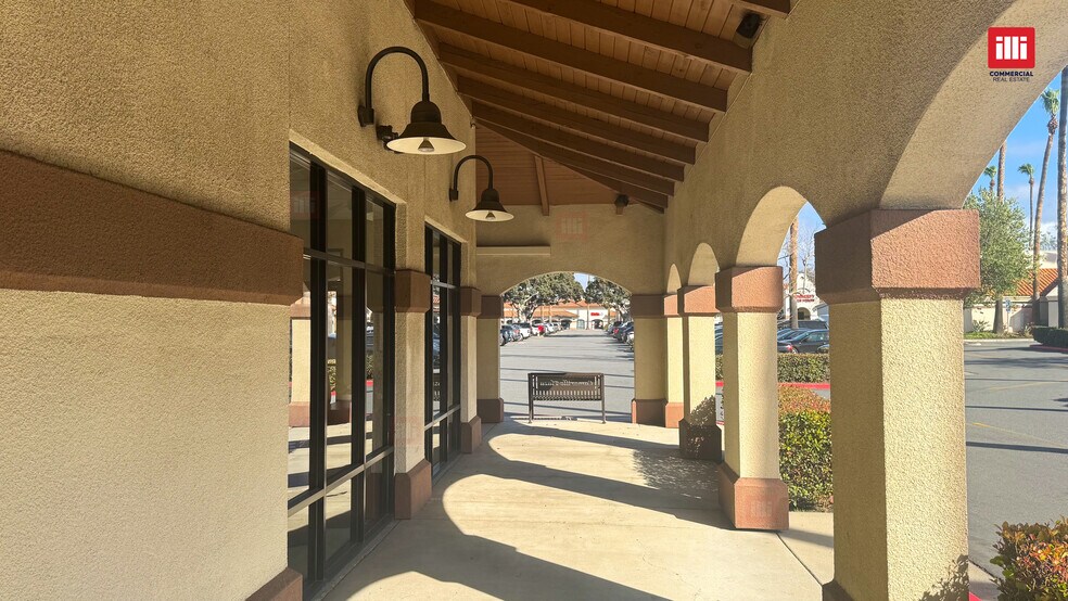 More Photos Of 1727 E Daily Dr, Camarillo Freestanding For Lease