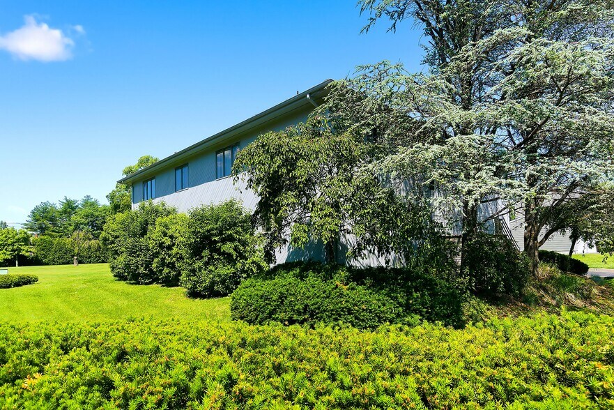 More Photos Of 801 Hughes Dr, Trenton Office Residential For Sale
