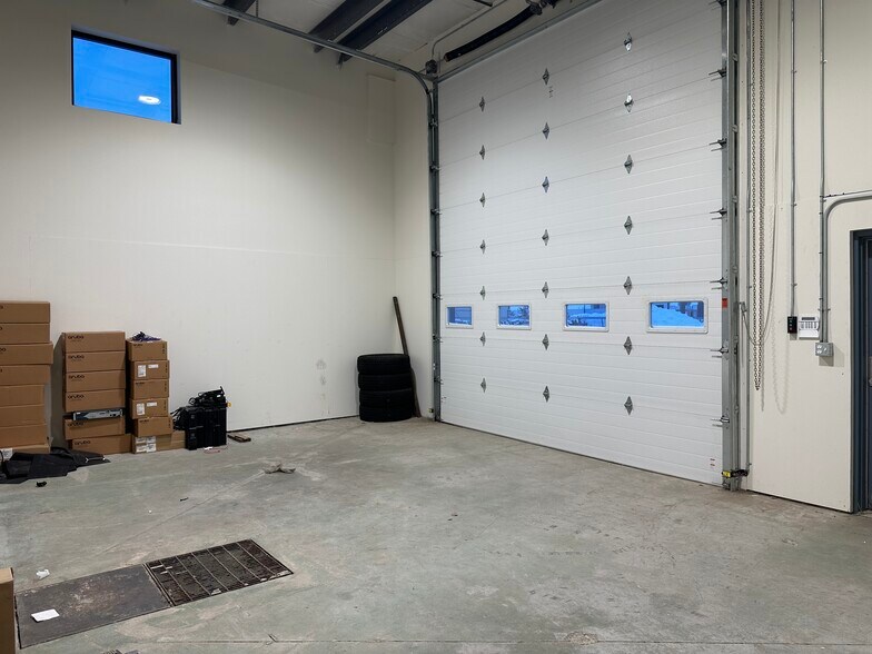 More Photos Of 9601 116 St, Grande Prairie Warehouse For Sale