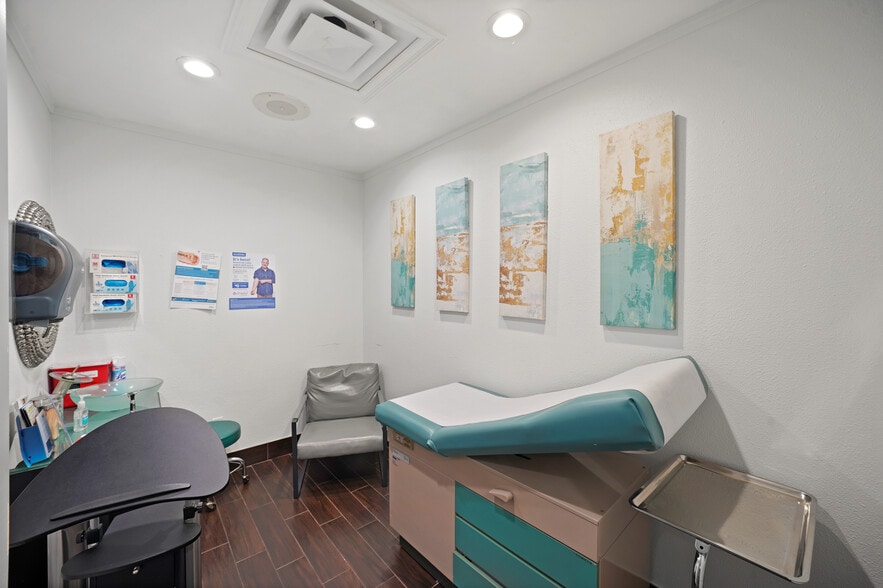 More Photos Of 21406 Provincial Blvd, Katy Medical For Sale