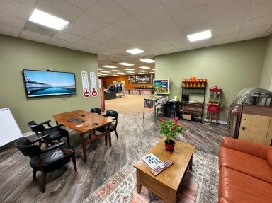 More Photos Of 5061 W State St, Wauwatosa Manufacturing For Lease