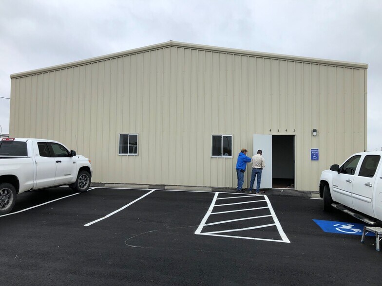 Primary Photo Of 4342 Burl Harris, Abilene Warehouse For Lease