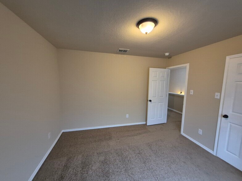 More Photos Of 8710 Vista de Nubes, Converse Apartments For Sale
