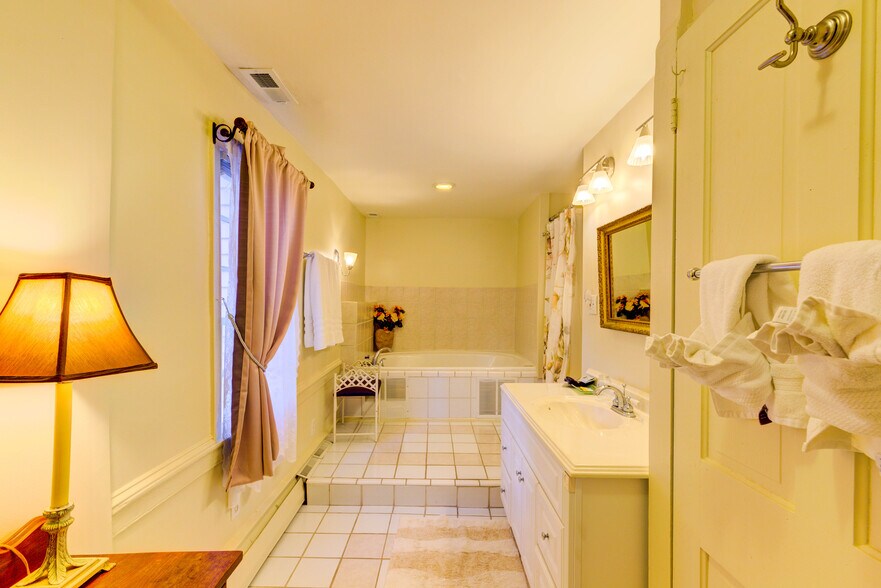 More Photos Of 4188 Nelson Rd, New Church Hotel For Sale