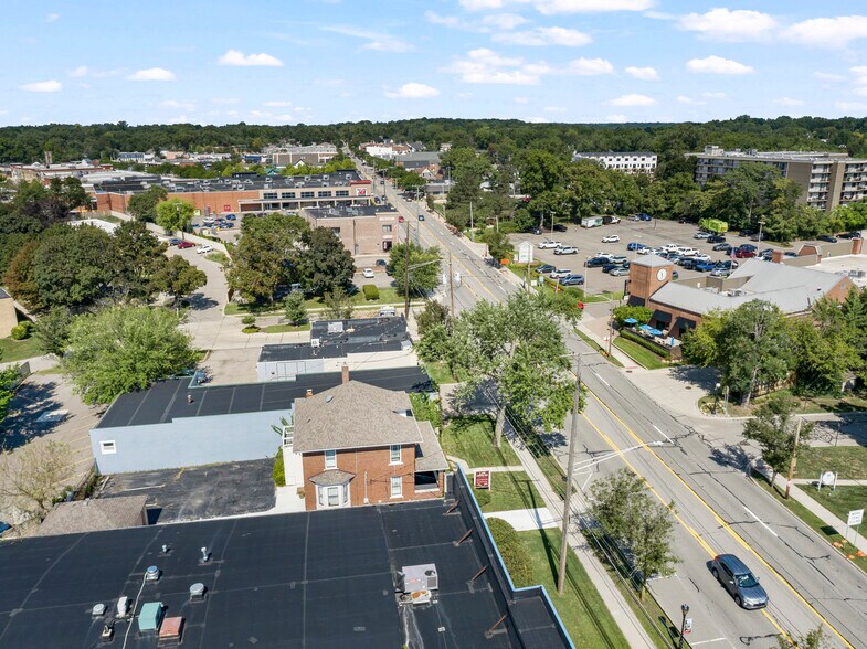 More Photos Of 32704 Grand River Ave, Farmington Restaurant For Sale