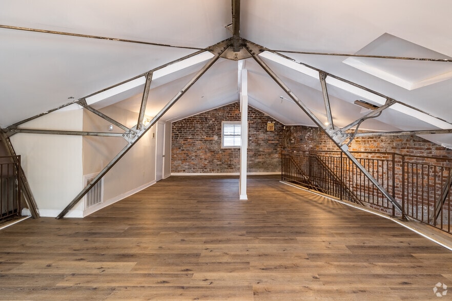 More Photos Of 290 Simpson St, Atlanta Flex For Lease