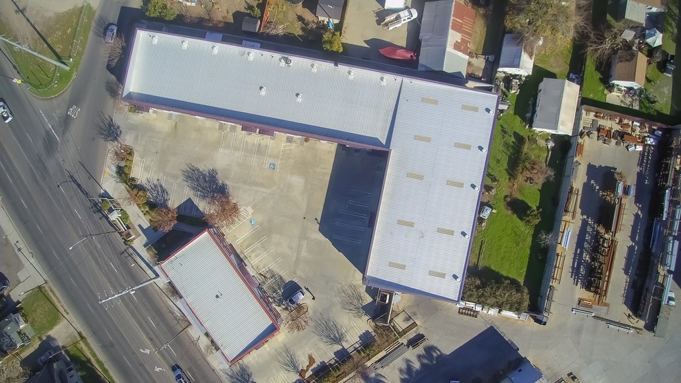 More Photos Of 1190-1200 Lander Ave, Turlock Warehouse For Lease