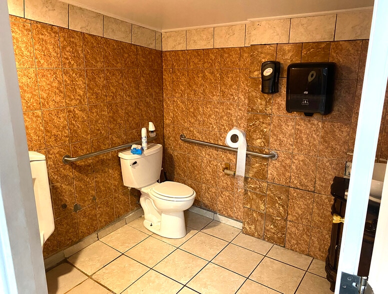 More Photos Of 4308 E Firestone Blvd, South Gate Freestanding For Sale