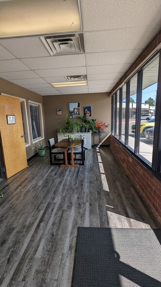 More Photos Of 3352-3366 Templeton Gap Rd, Colorado Springs General Retail For Lease