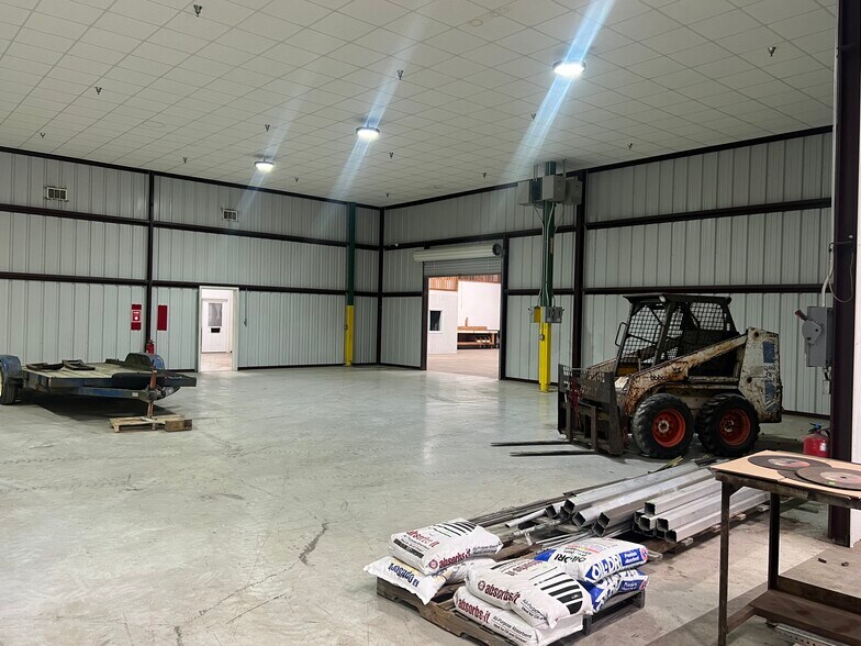 More Photos Of 463 Industry Rd, Waynesboro Warehouse For Lease