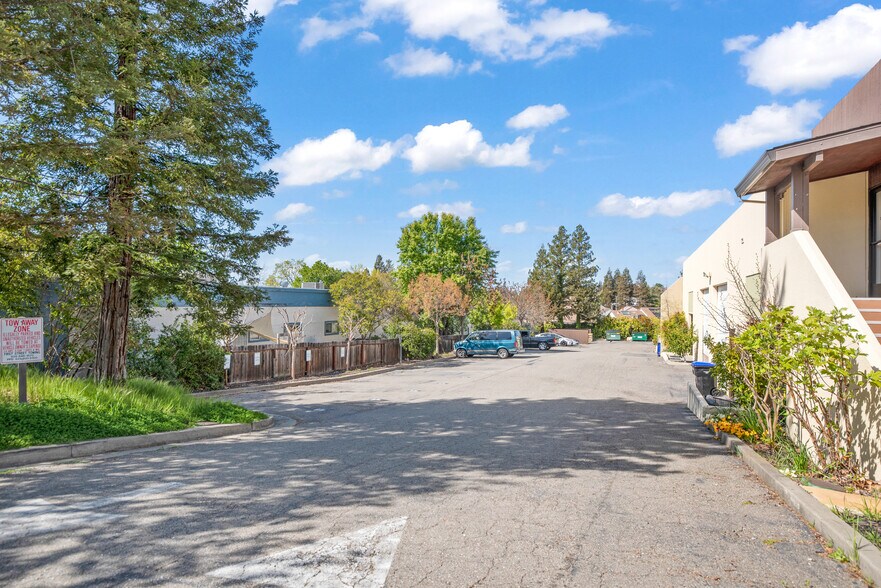 More Photos Of 5729 Sonoma Dr, Pleasanton Warehouse For Sale