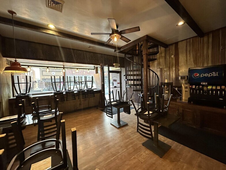 More Photos Of 13 W National, Brazil Office For Lease