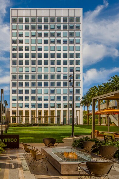 More Photos Of 4685 MacArthur Ct, Newport Beach Office For Lease