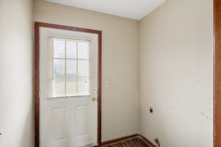 More Photos Of 124 Evergreen Trl, Cartersville Apartments For Sale