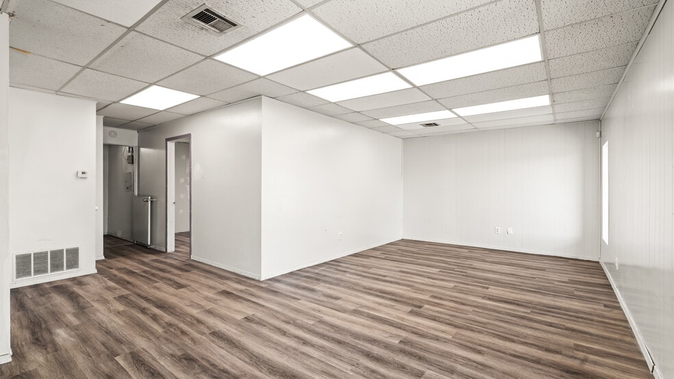 More Photos Of 8720 S Penn Ave, Oklahoma City Office For Sale