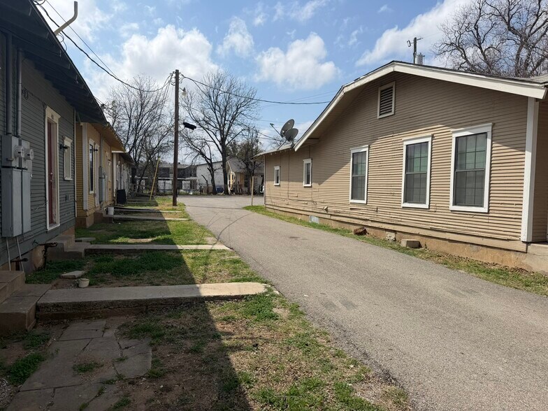 More Photos Of 401 Main St, Brownwood Apartments For Sale